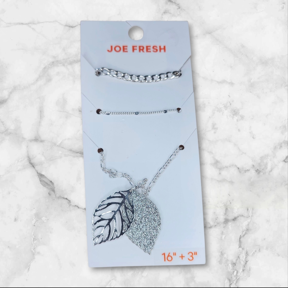 🆕️ JOE FRESH Silver Leaf Necklace Trio - Picture 2 of 3